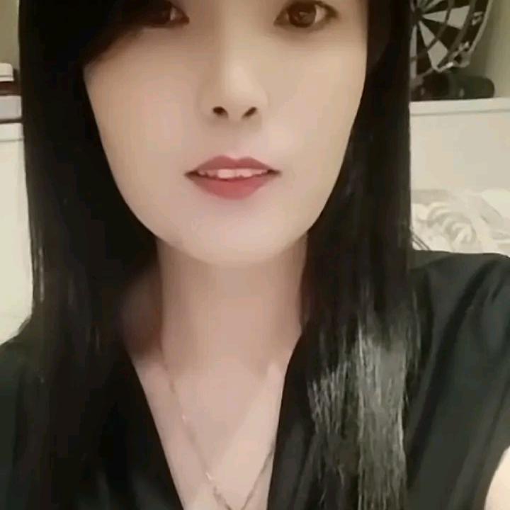 莫然