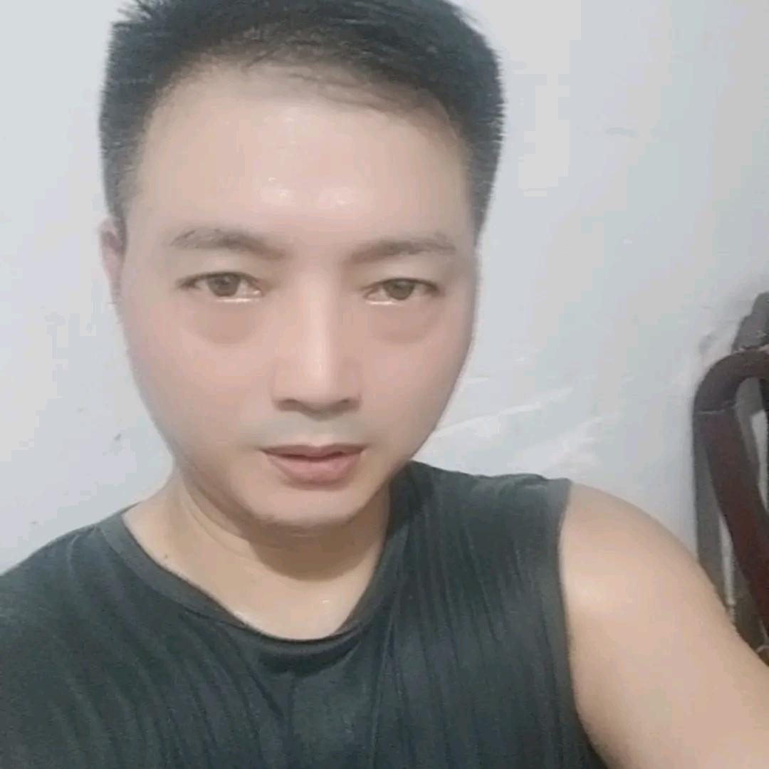 黄朝新