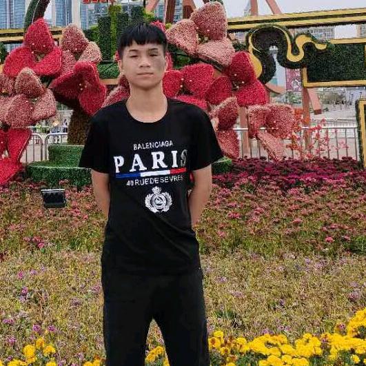 小裕弟《早上九点半开播》