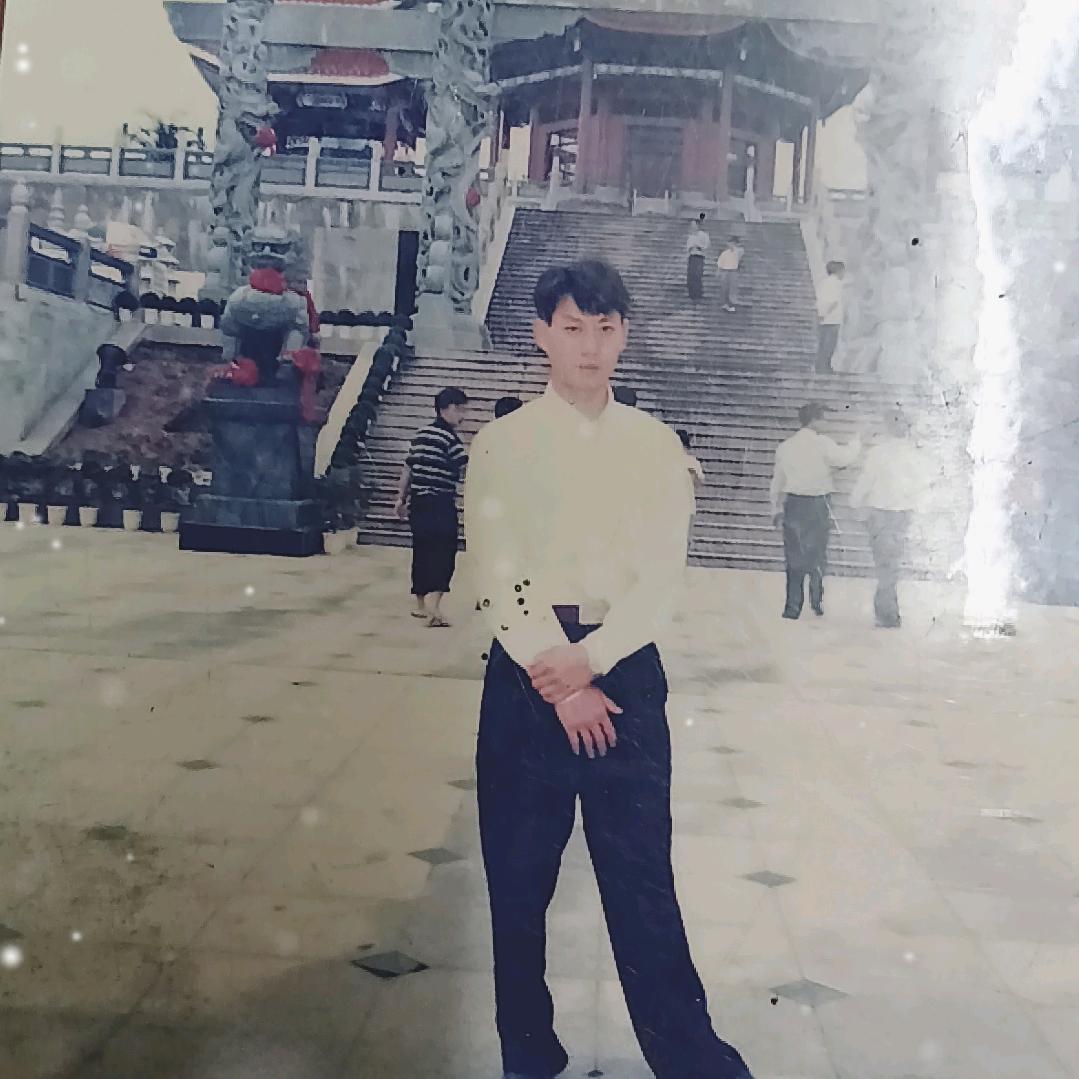 寿司鸡蛋汉堡摆摊