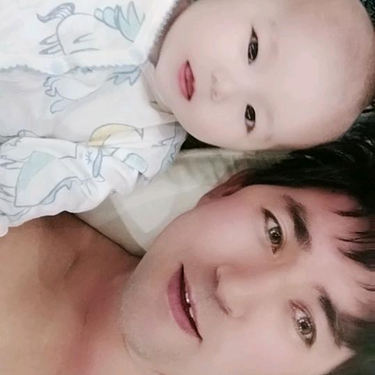 额尔齐思河畔的少年