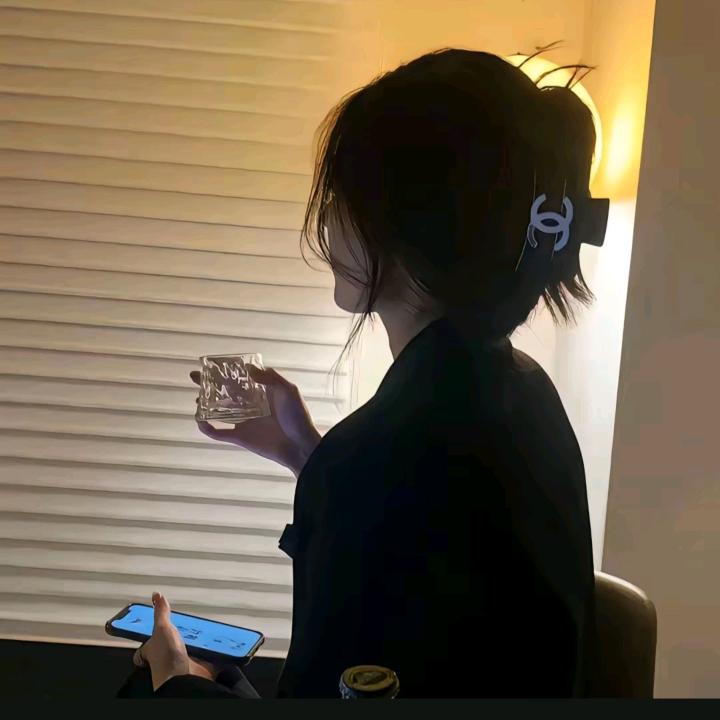 江悅詩:-X