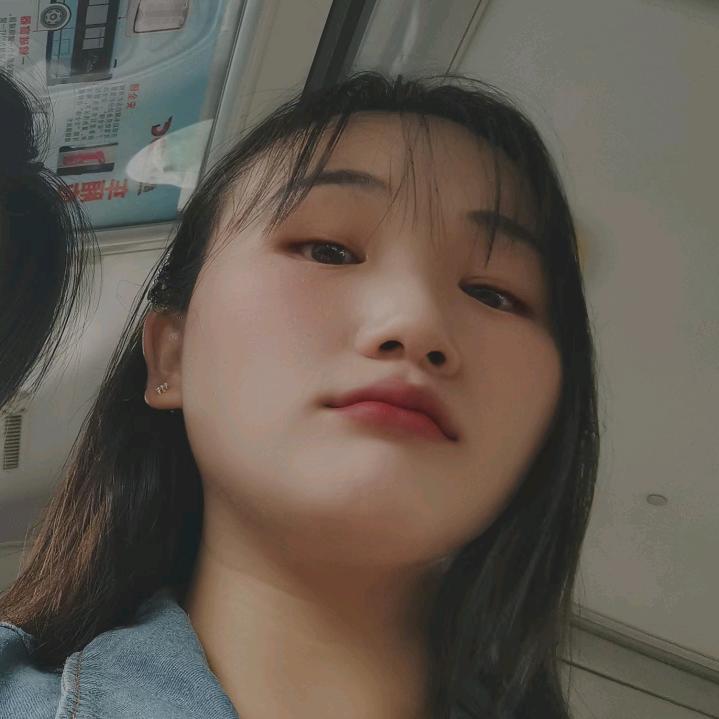 是英子吖🍬🍬
