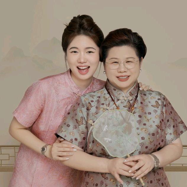 花满林真丝服饰 爆款返场