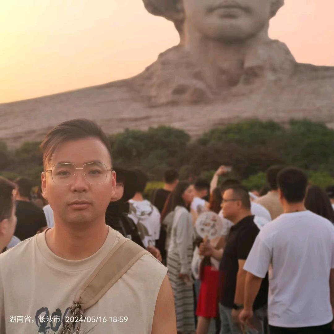 宝鸡小杨专业贴砖团队