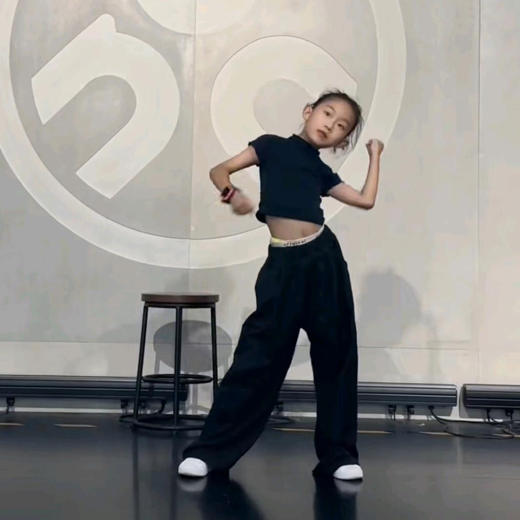 跳跳菲(三年级)