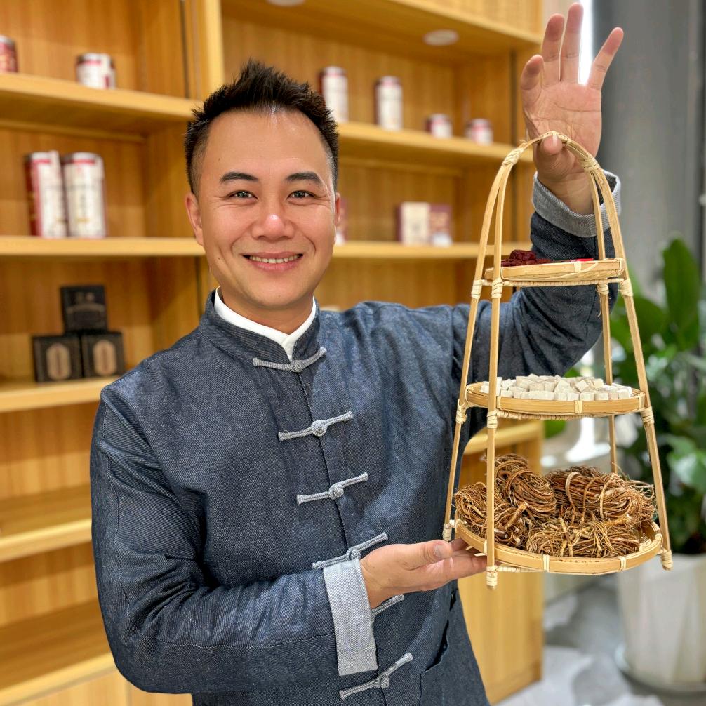 杨伯休