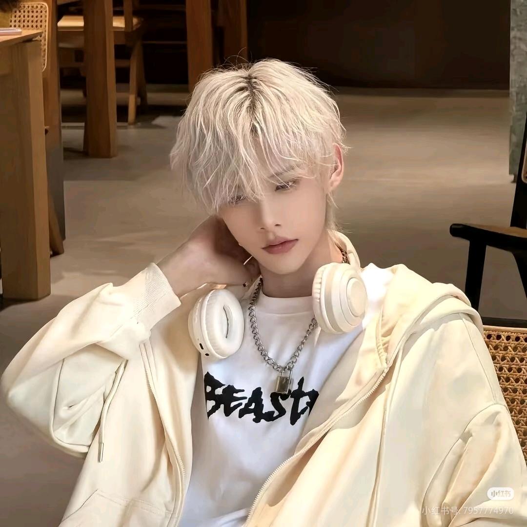 脚滑的牛爷爷cos鸭子勾引壮壮妈