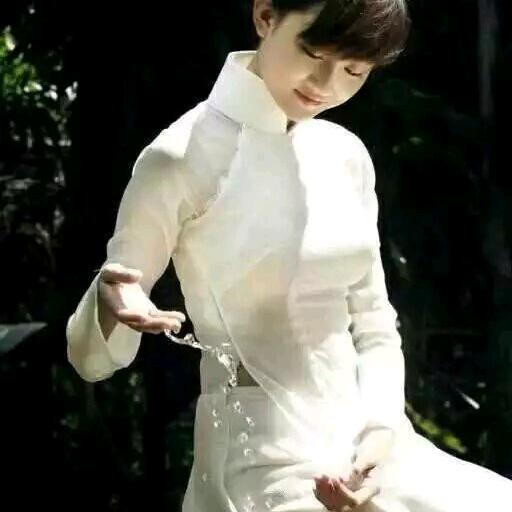 素衣凝香