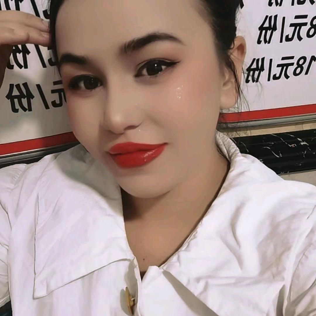 丽娜小姐... .孕中期