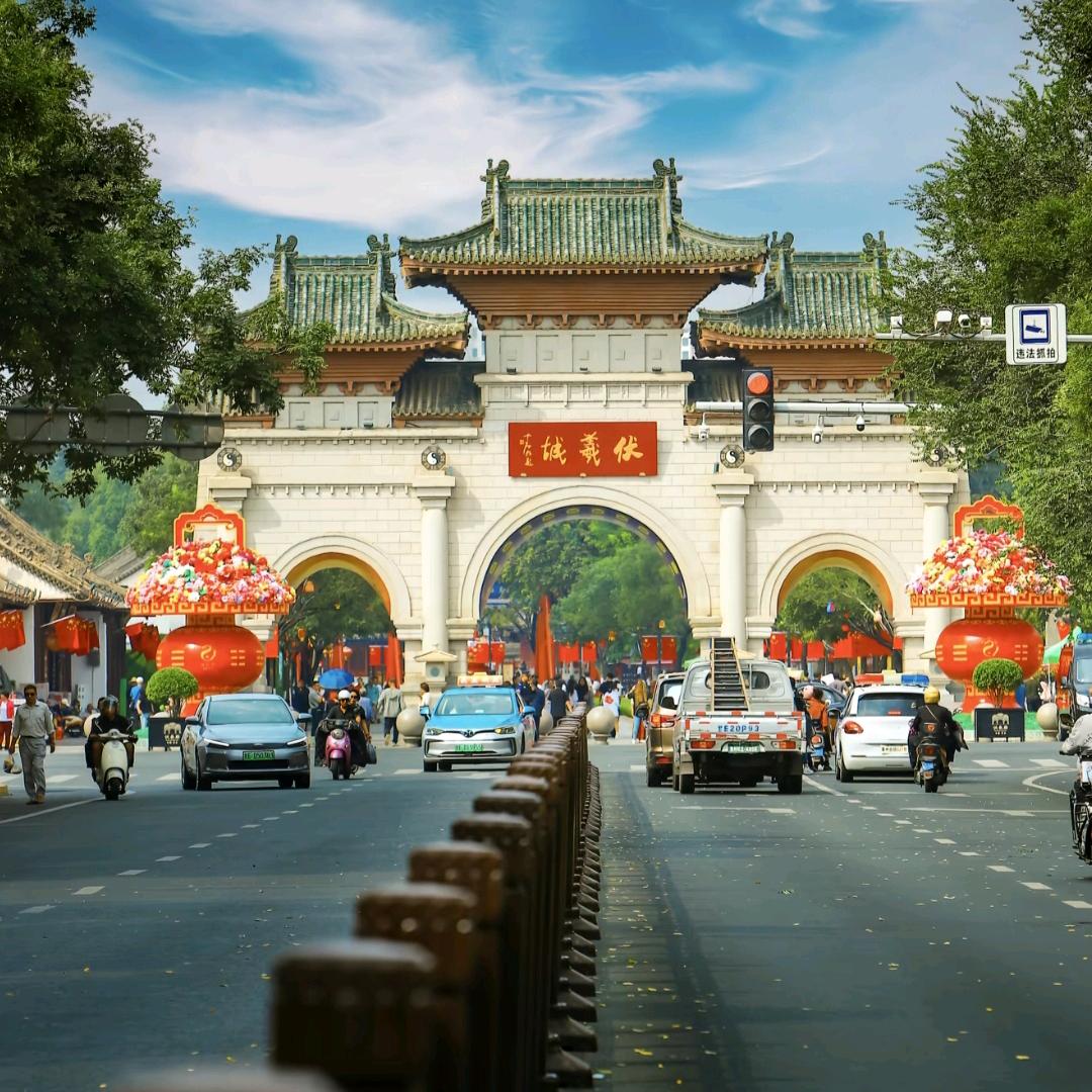 记录生活的小鑫鑫（宴江府）