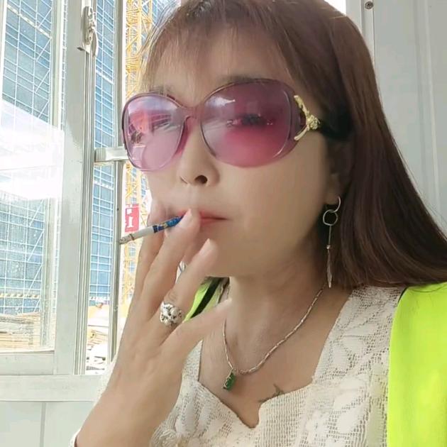 永远不回头单身小妹