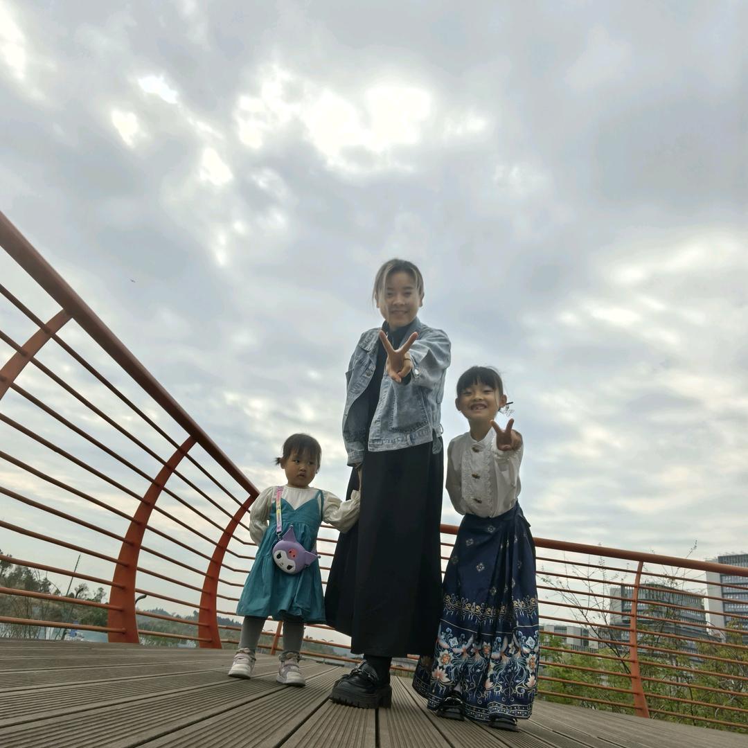 天生莹佳