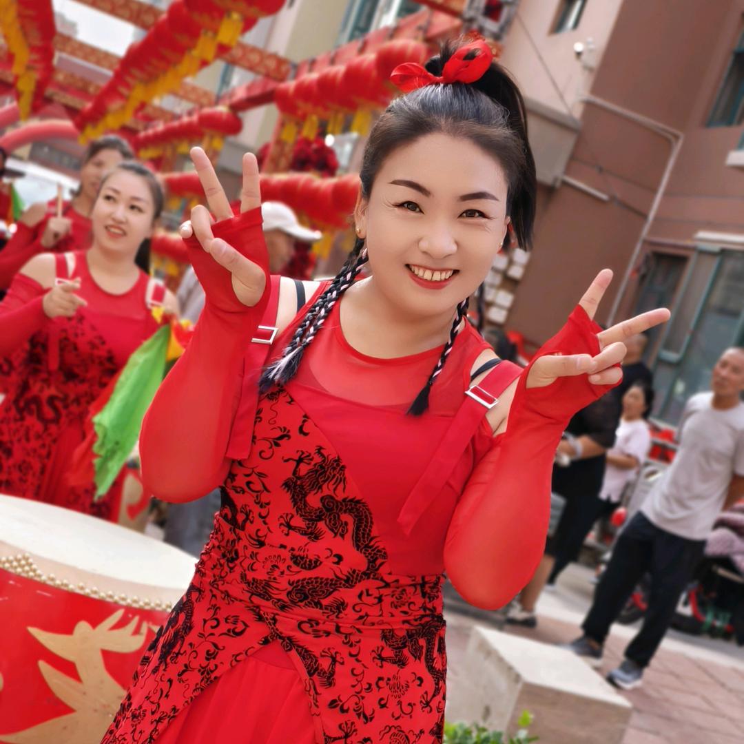 青青【榆次霞飞鼓舞团】