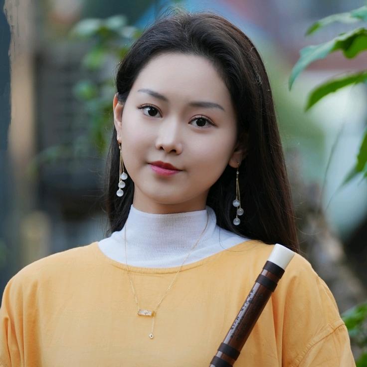 吹笛的悦