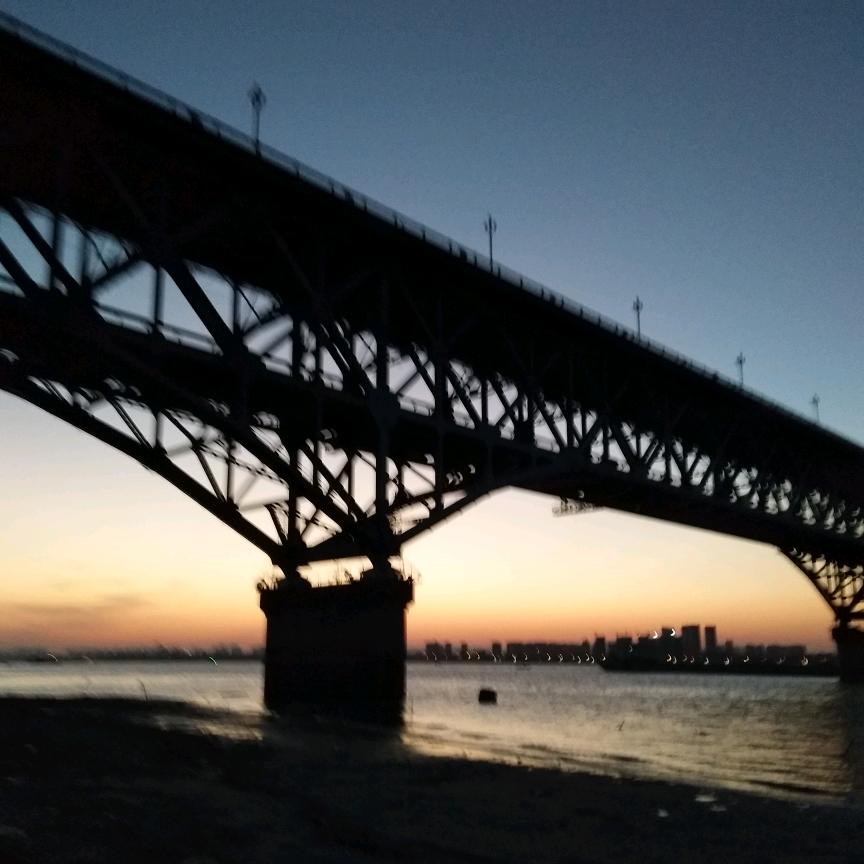 阿拉灯神丁的登