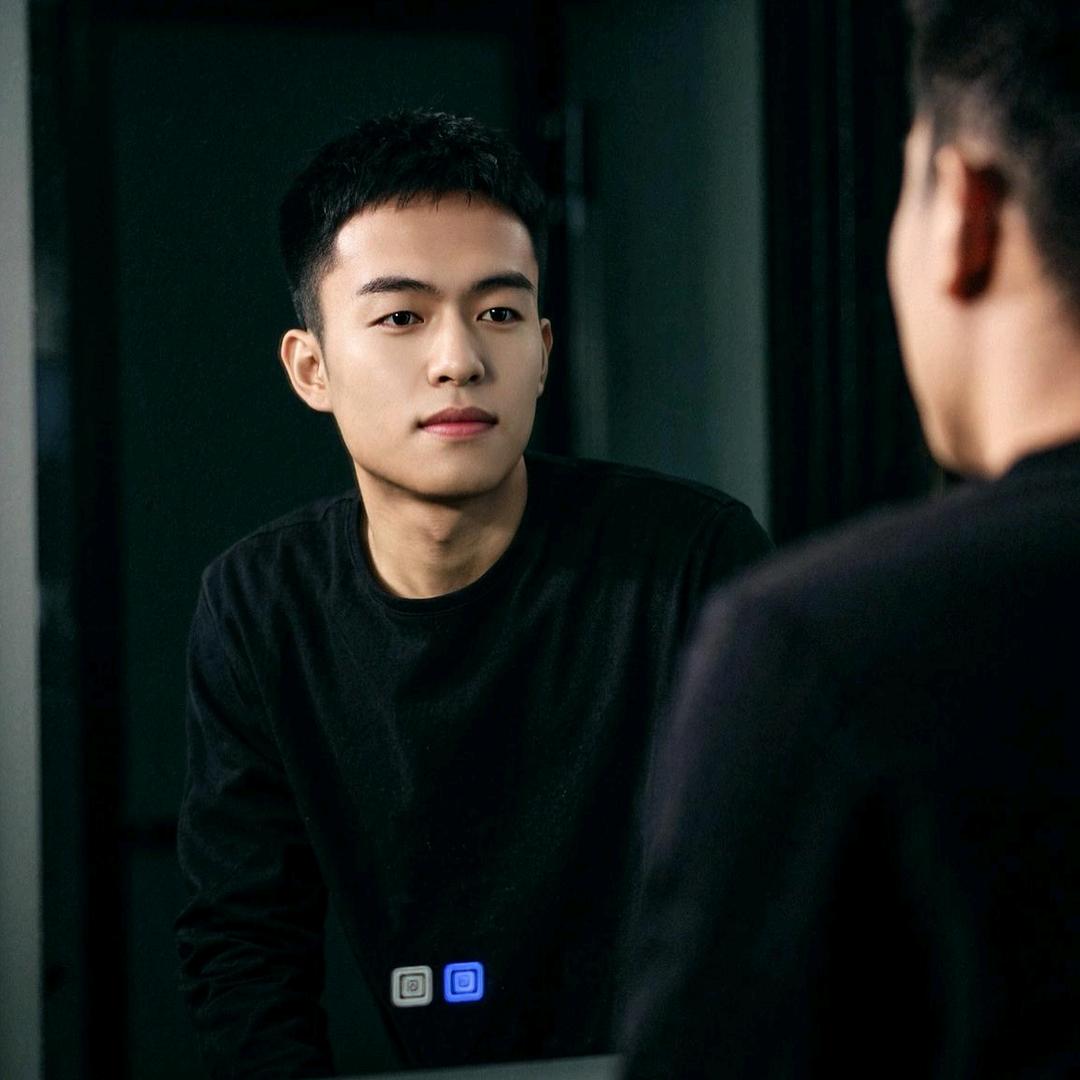 那男的.