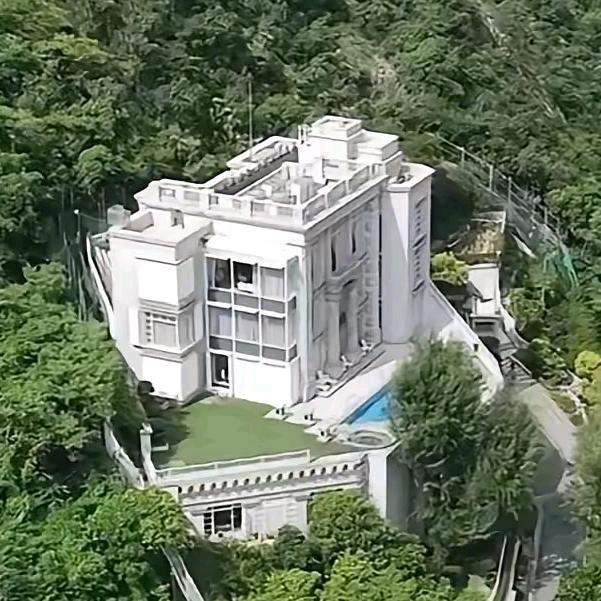 两只脚掌行地球（洪门）