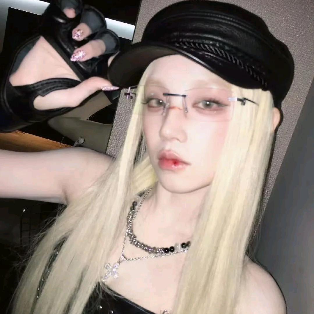 ⁺✞ʚ洛爱琦ɞ✟₊