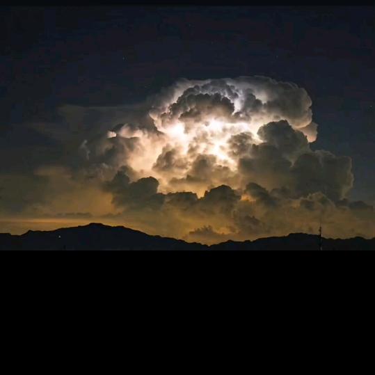 《雲中誰寄錦書來》