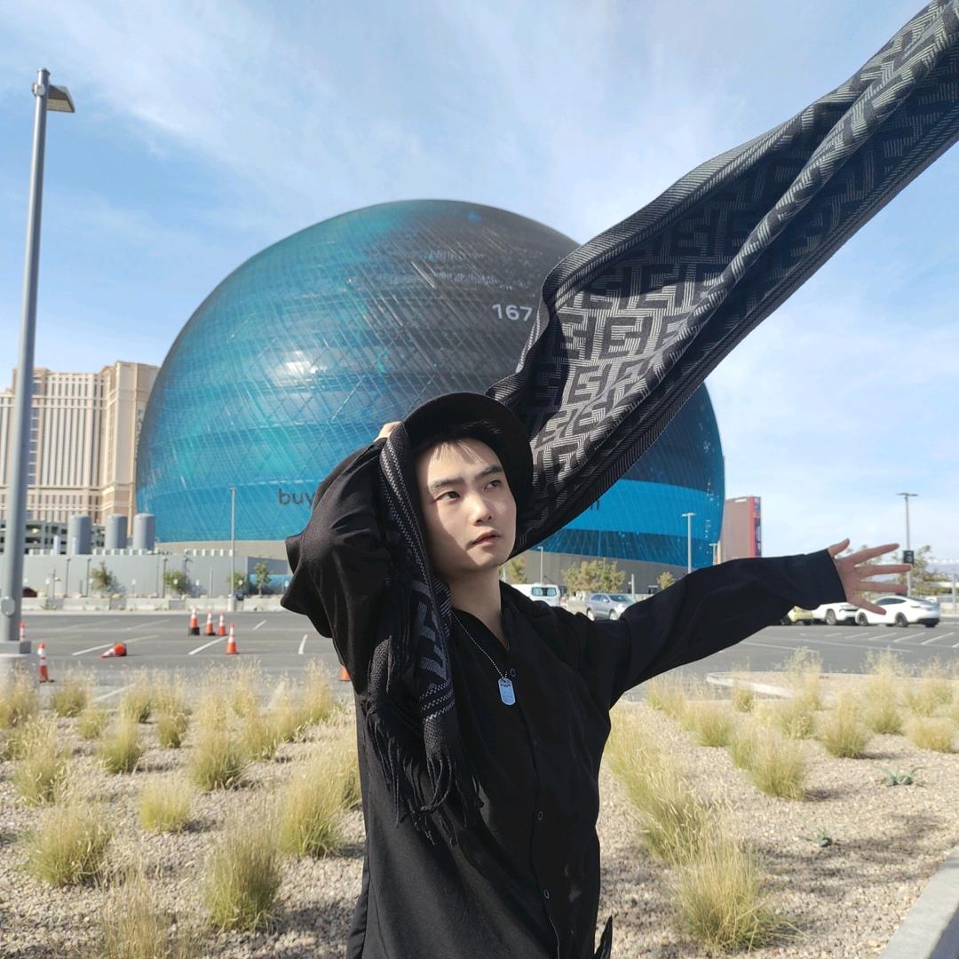 满族男孩含青在🇺🇸