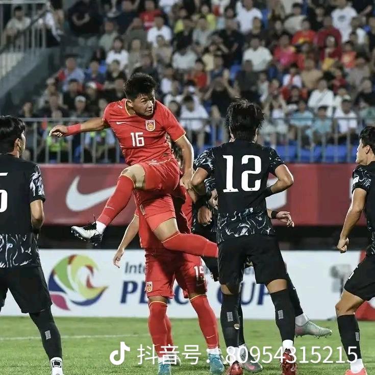 陪琦政踢球的老卢