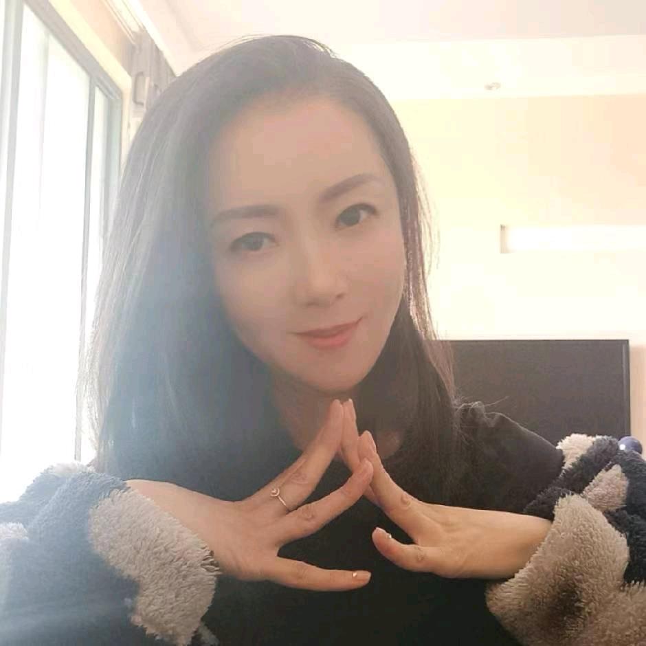 张玲