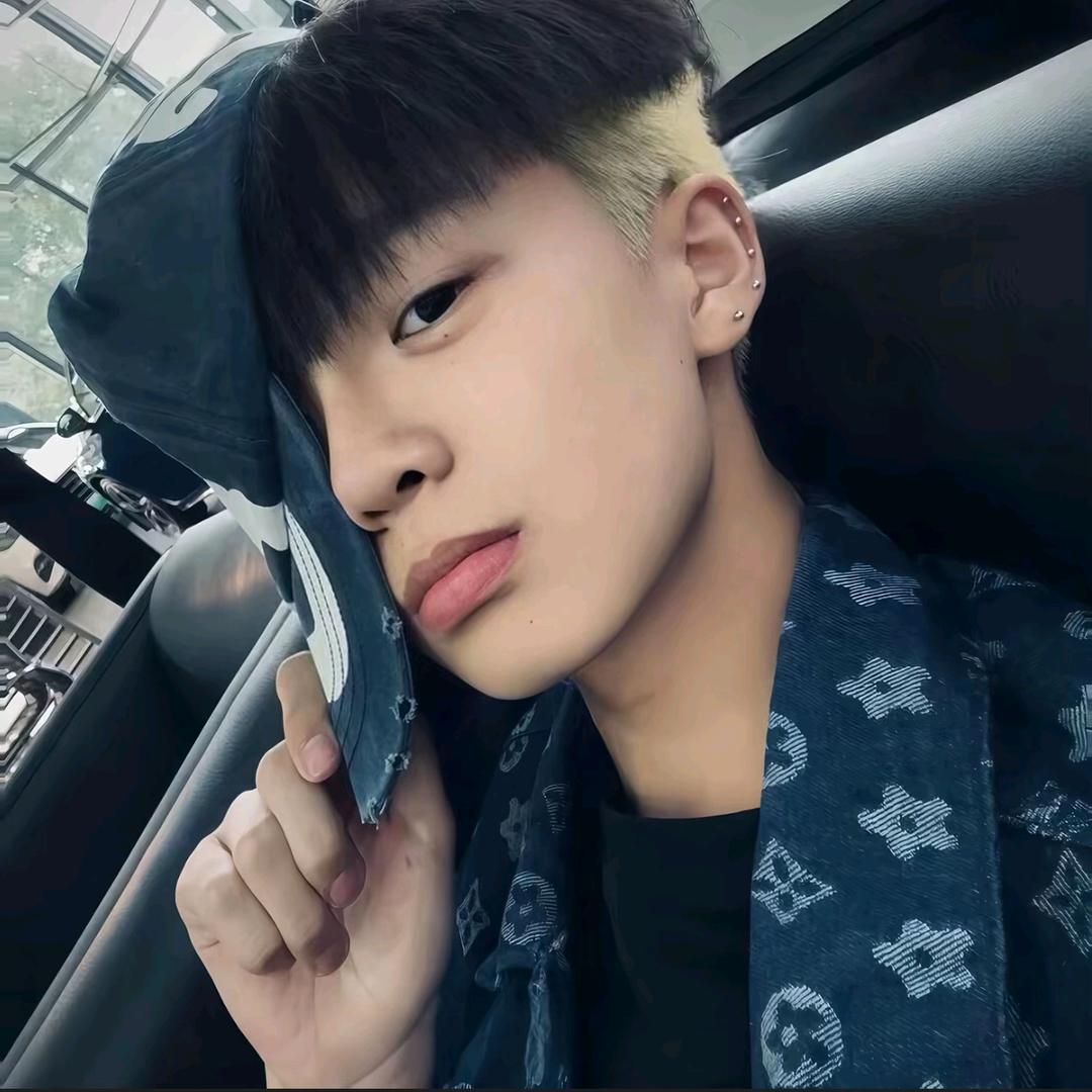 ༒  བུ་尼玛🦅