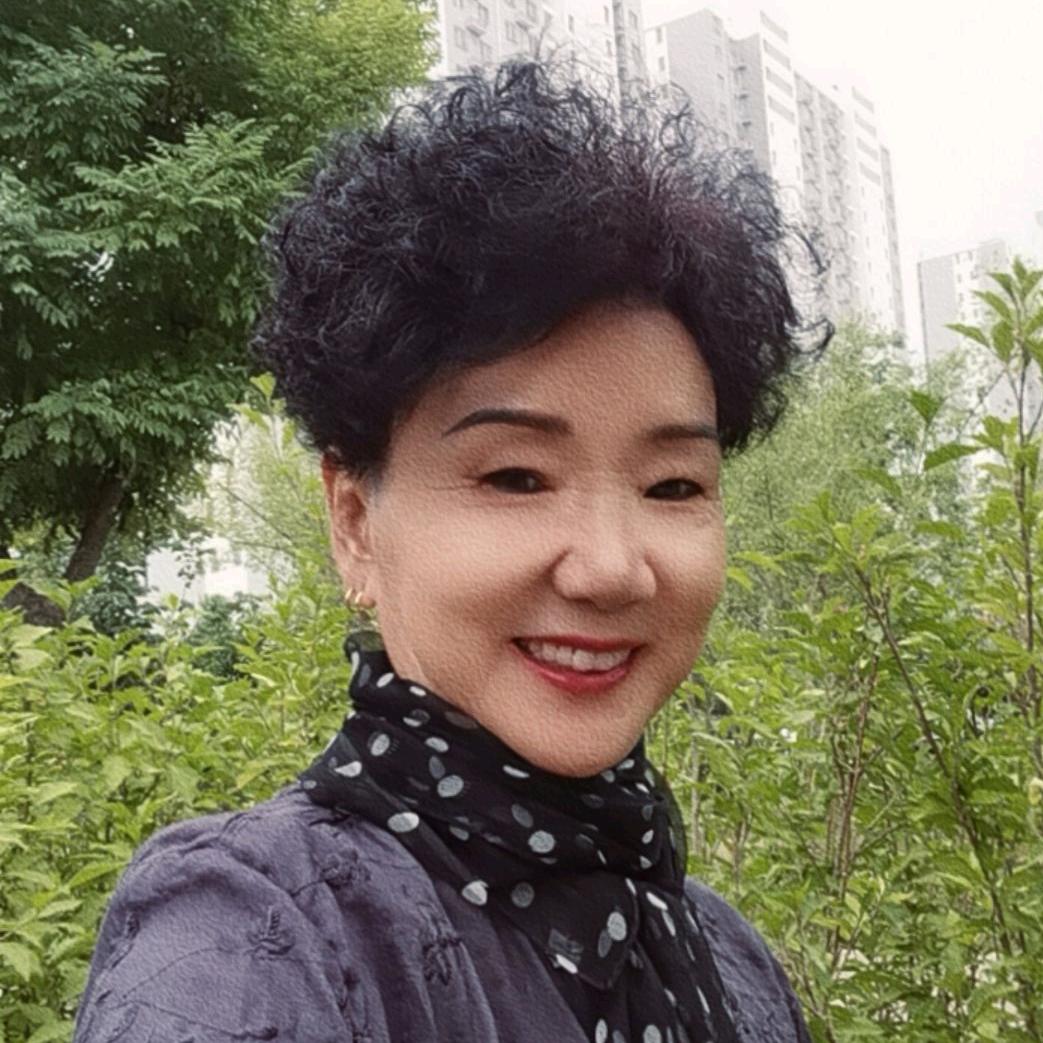 眼镜姐爱唱歌