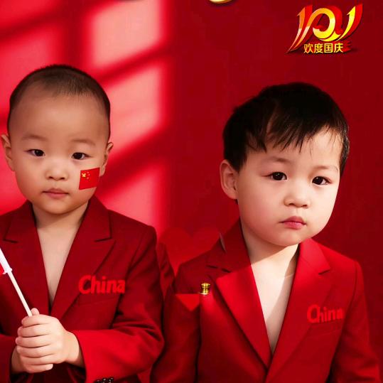 一个人带两个孩子