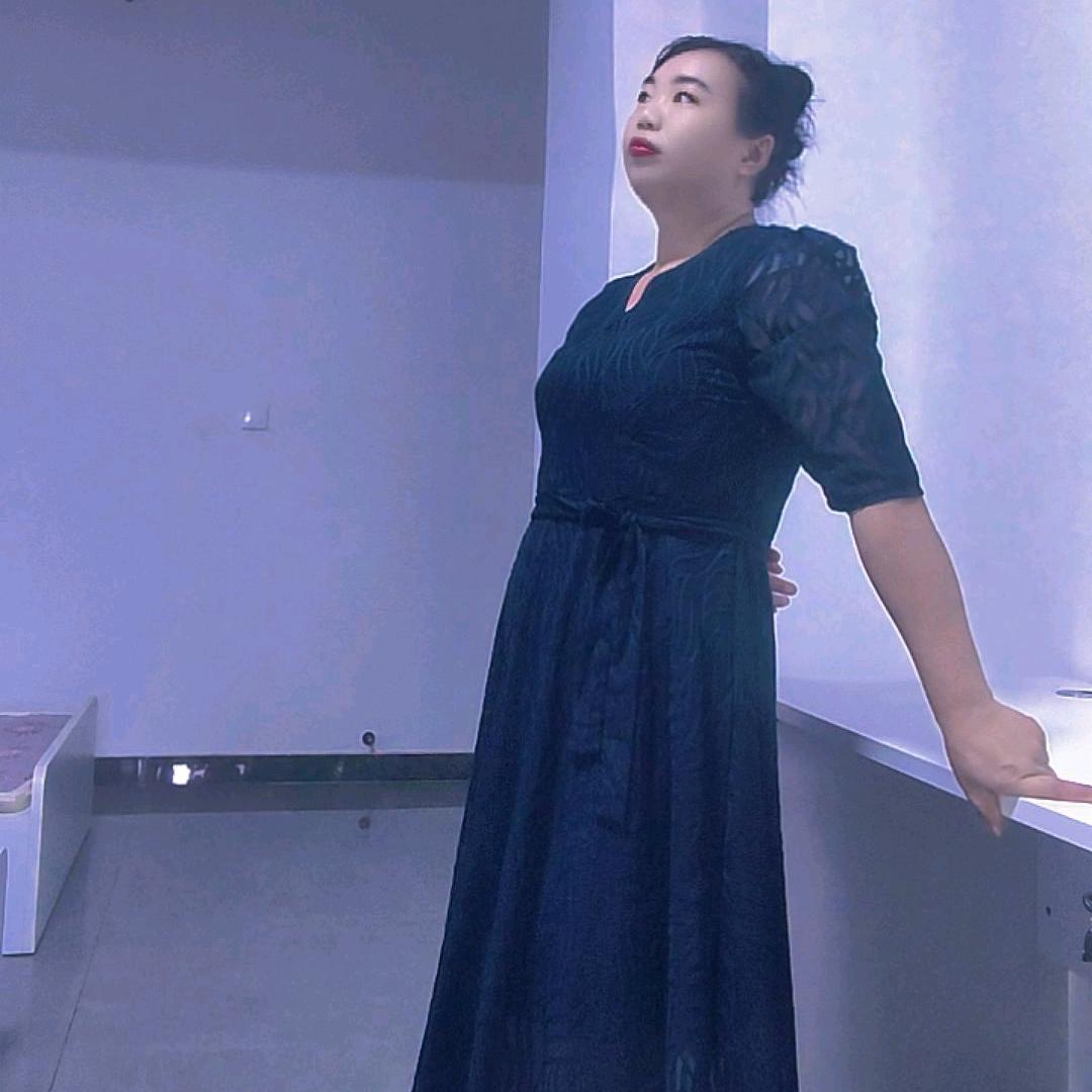 英子
