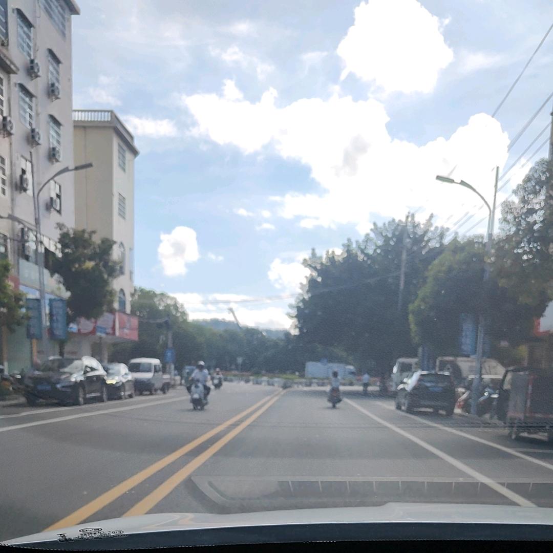 晴空万里，