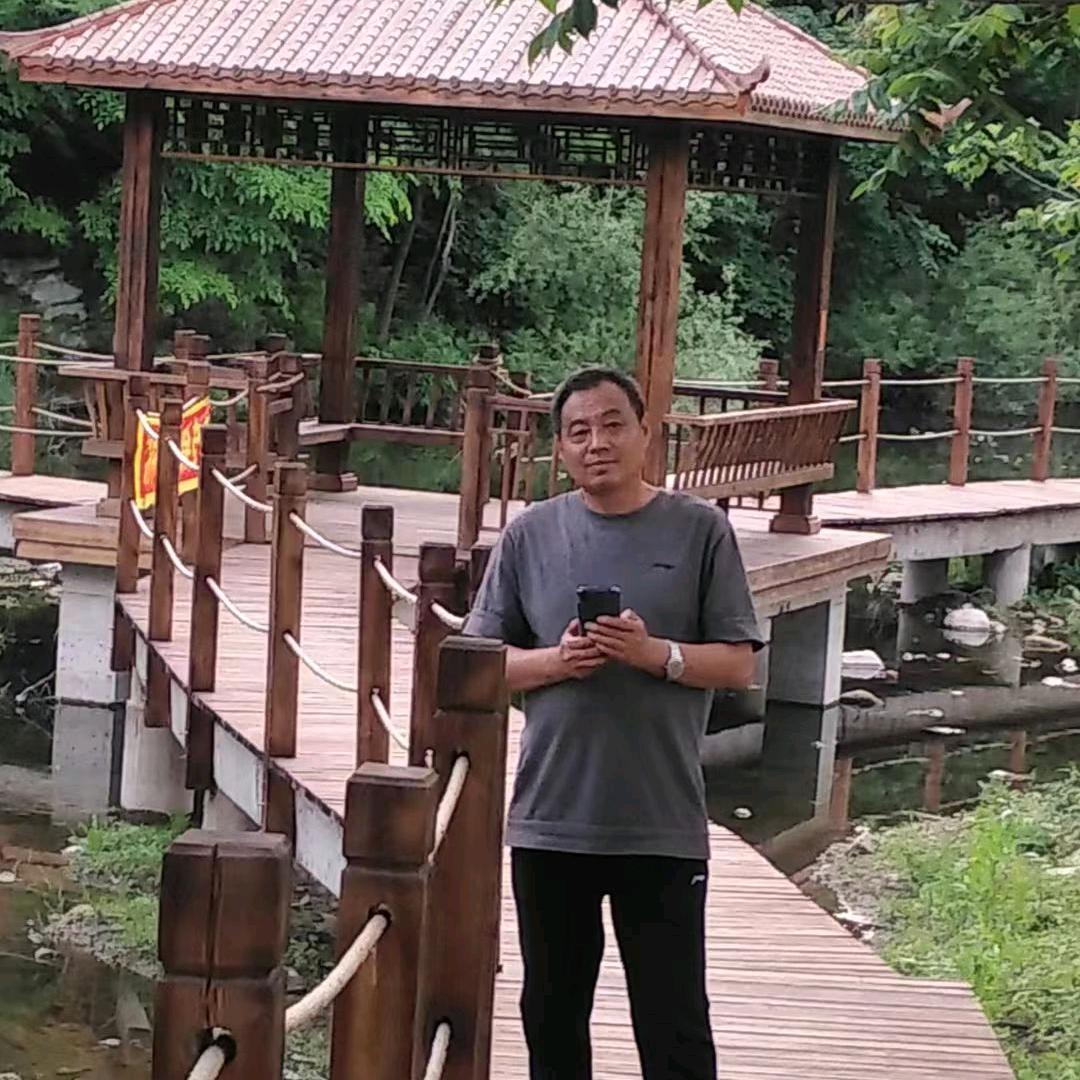 宏伟建材卢哥