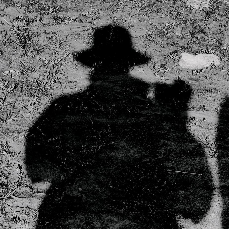 天上月地上霜眼前人