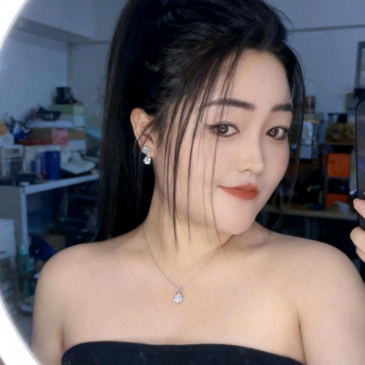 ✈️正能量小芳💐