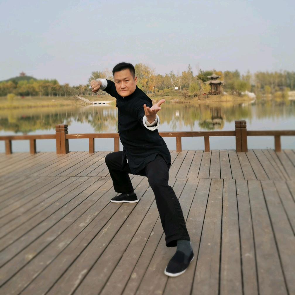 武忠武散打搏击跆拳道馆