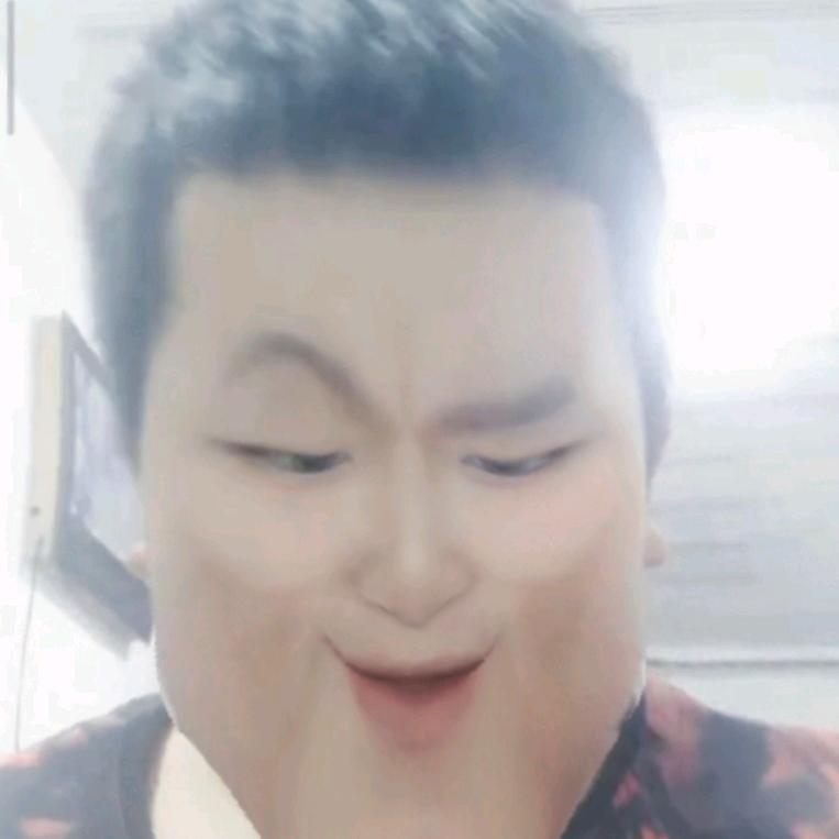 深发哥（职业选手)