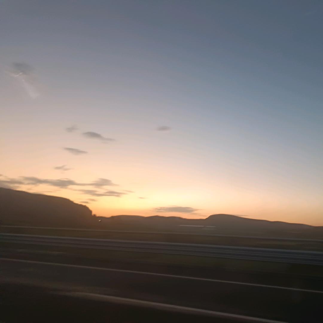 一阵风。。。。。。