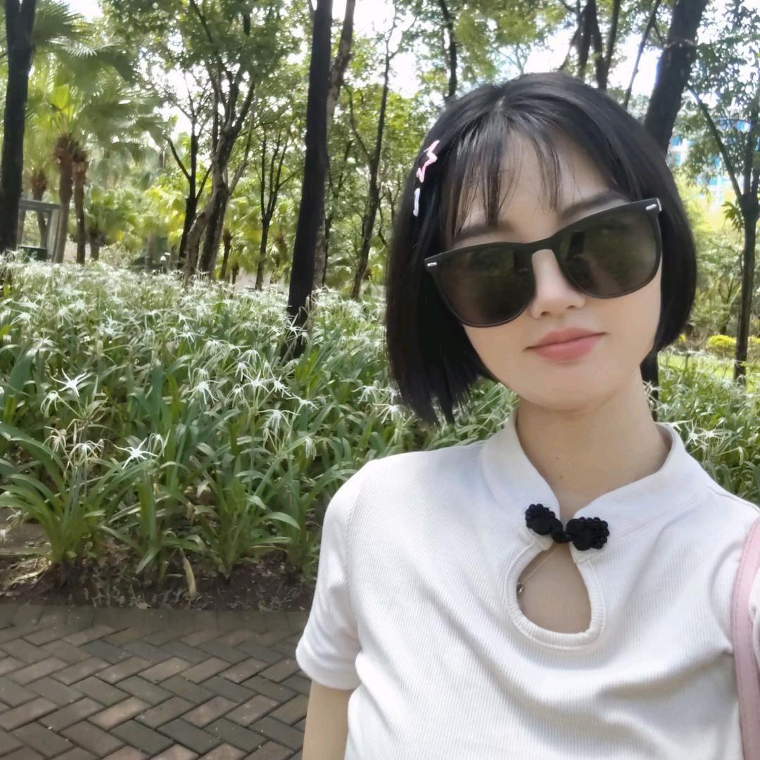 泽琳爱探世界