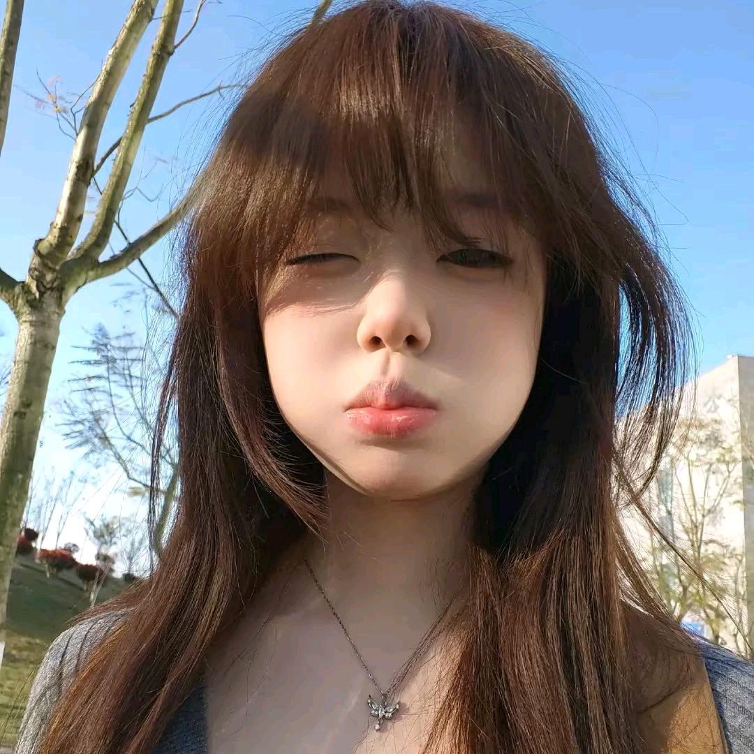 卖萌掉门牙.