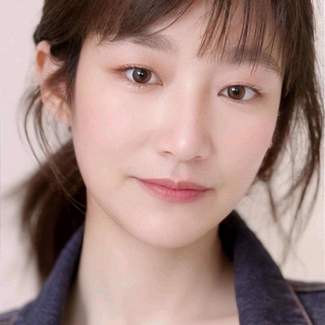 孤芳我自赏，不惧人间沧桑