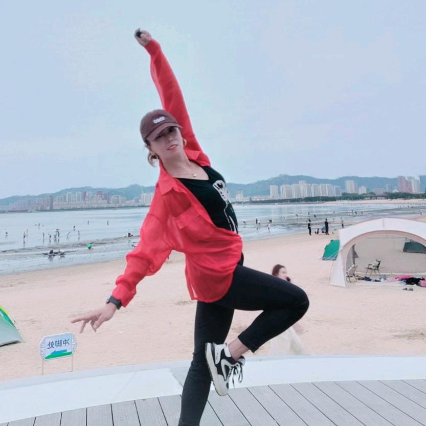 雨薇（路遇美好）