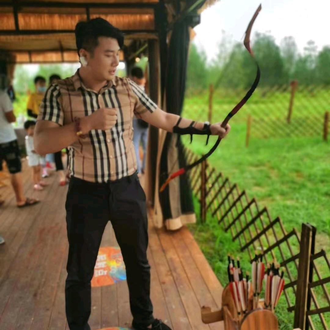 A.刘少