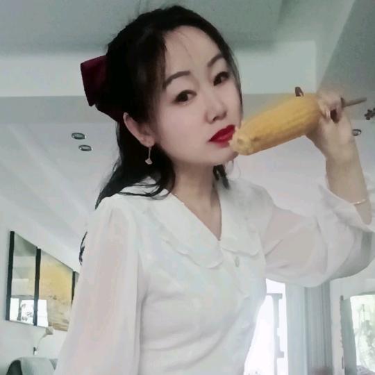 踮起脚尖，靠近阳光