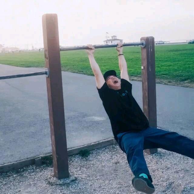 生活给我重拳我躺下就我睡觉