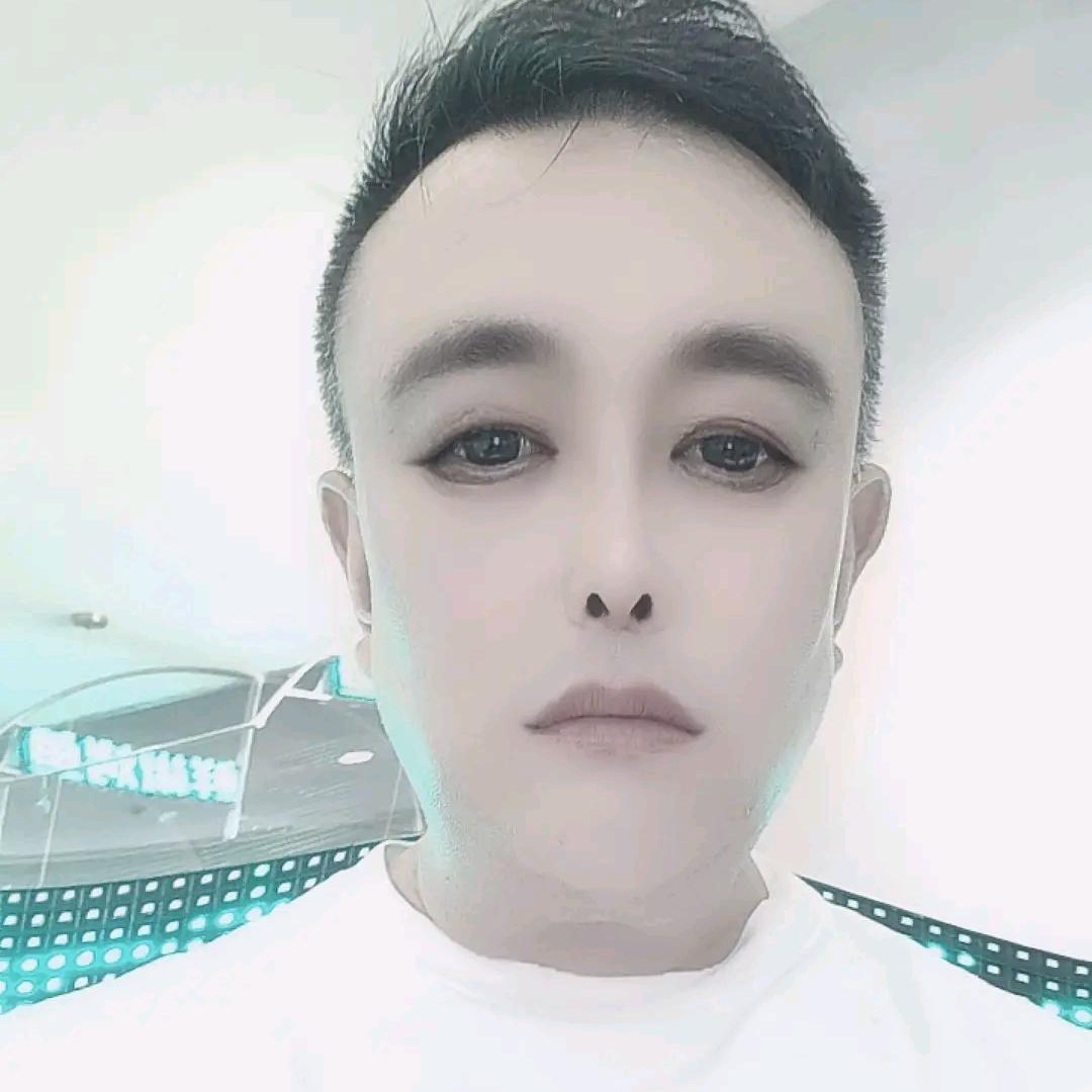 皓月当空