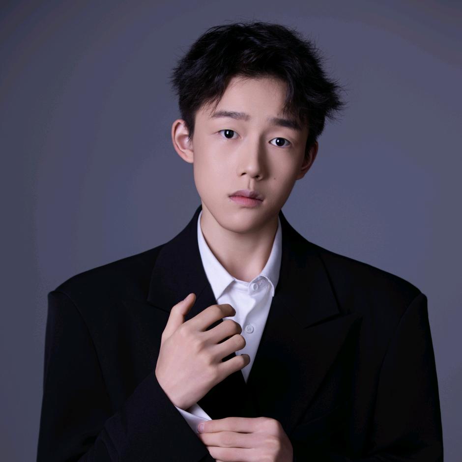 卓羿武术凤城一路奥特曼教练