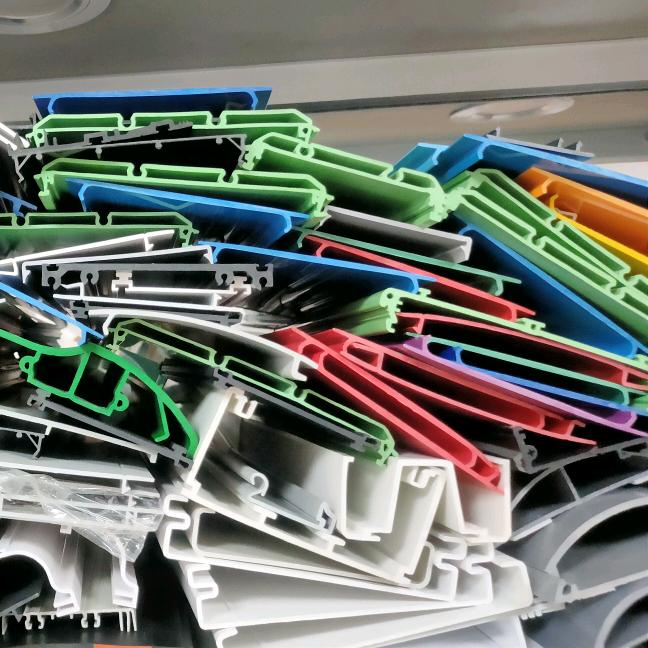 塑胶挤出型材的小芯姐