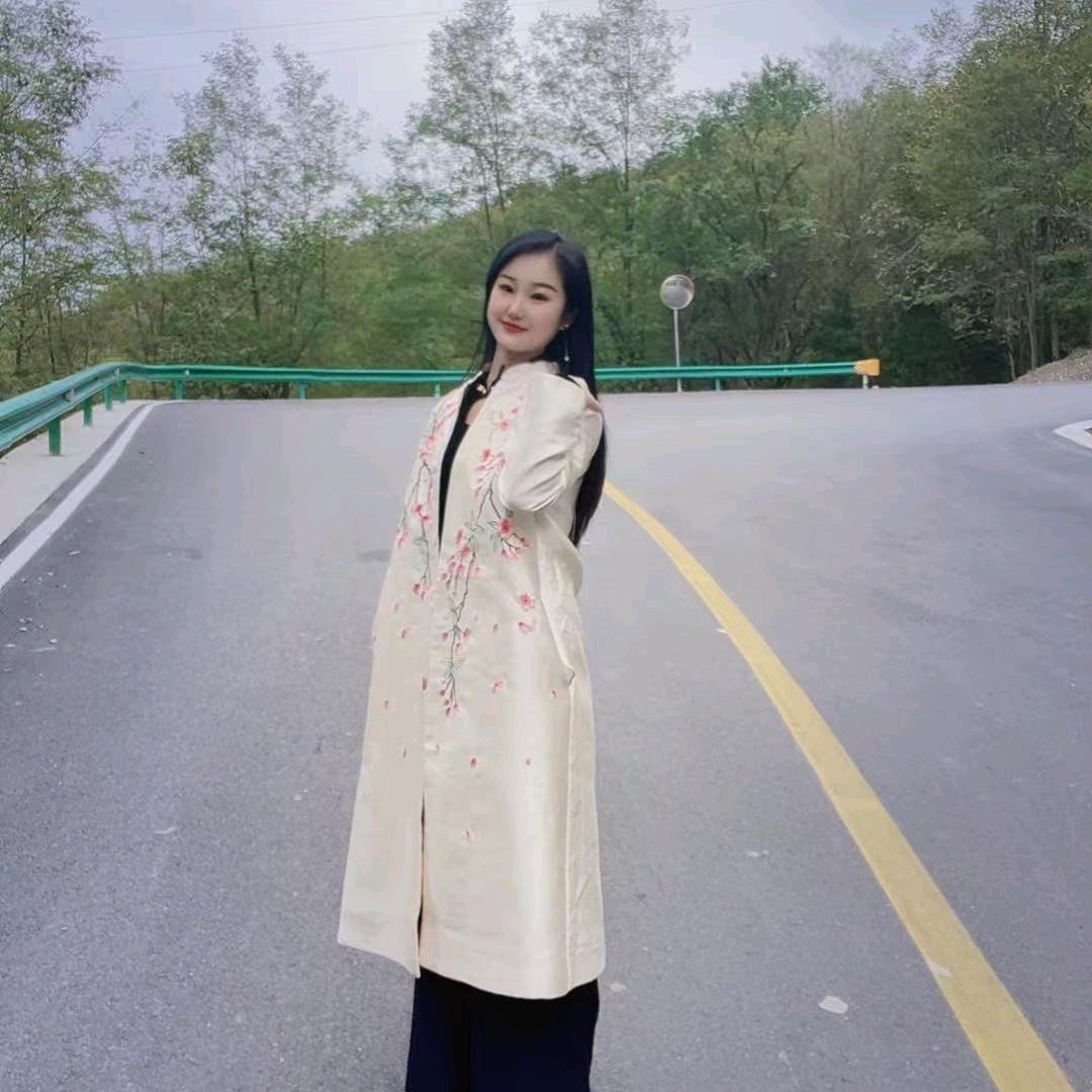 滚烫人生，霞不摆烂