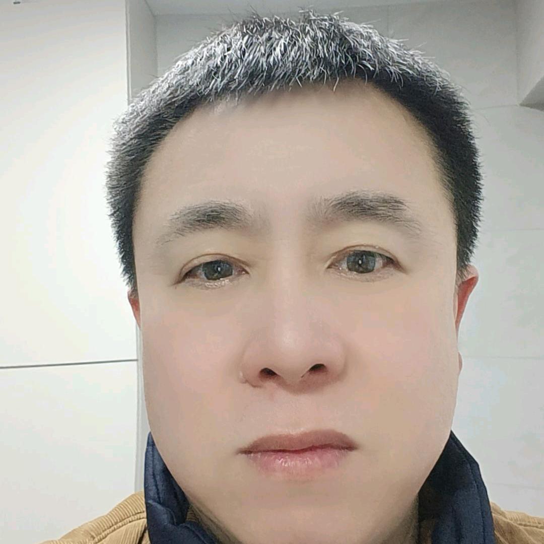 小伟包子哥